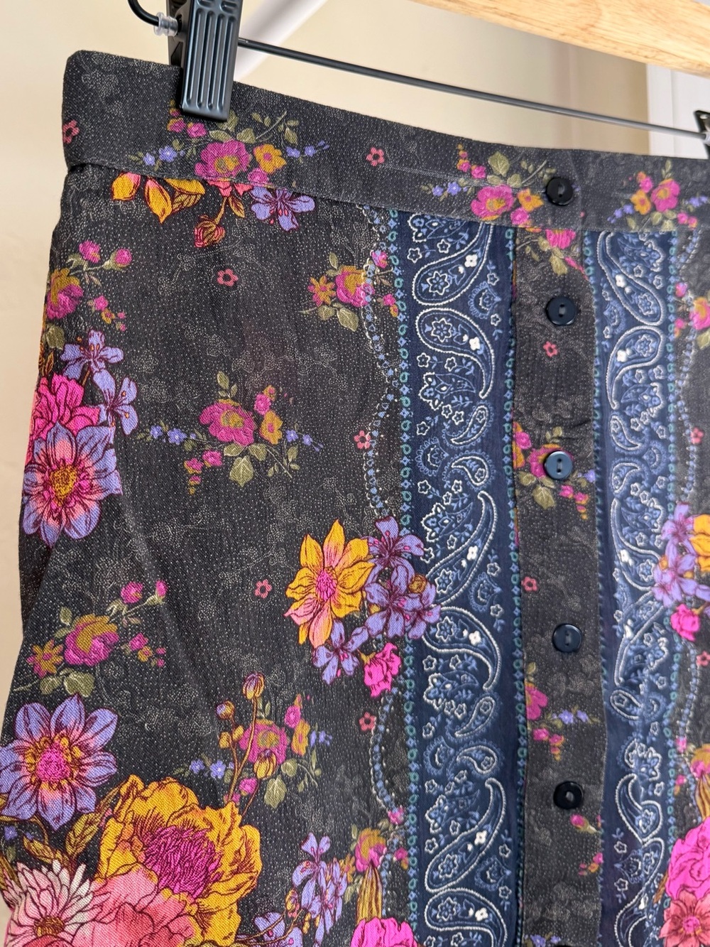 NATURAL LIFE Elaina Mini Skirt Medium NWT English Garden Charcoal Floral Print - Picture 6 of 10